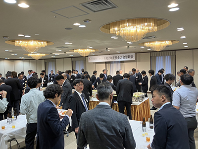 懇親会
